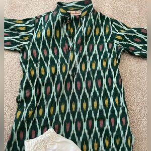 Kids size 3, kurta/pajama. Nice green color.